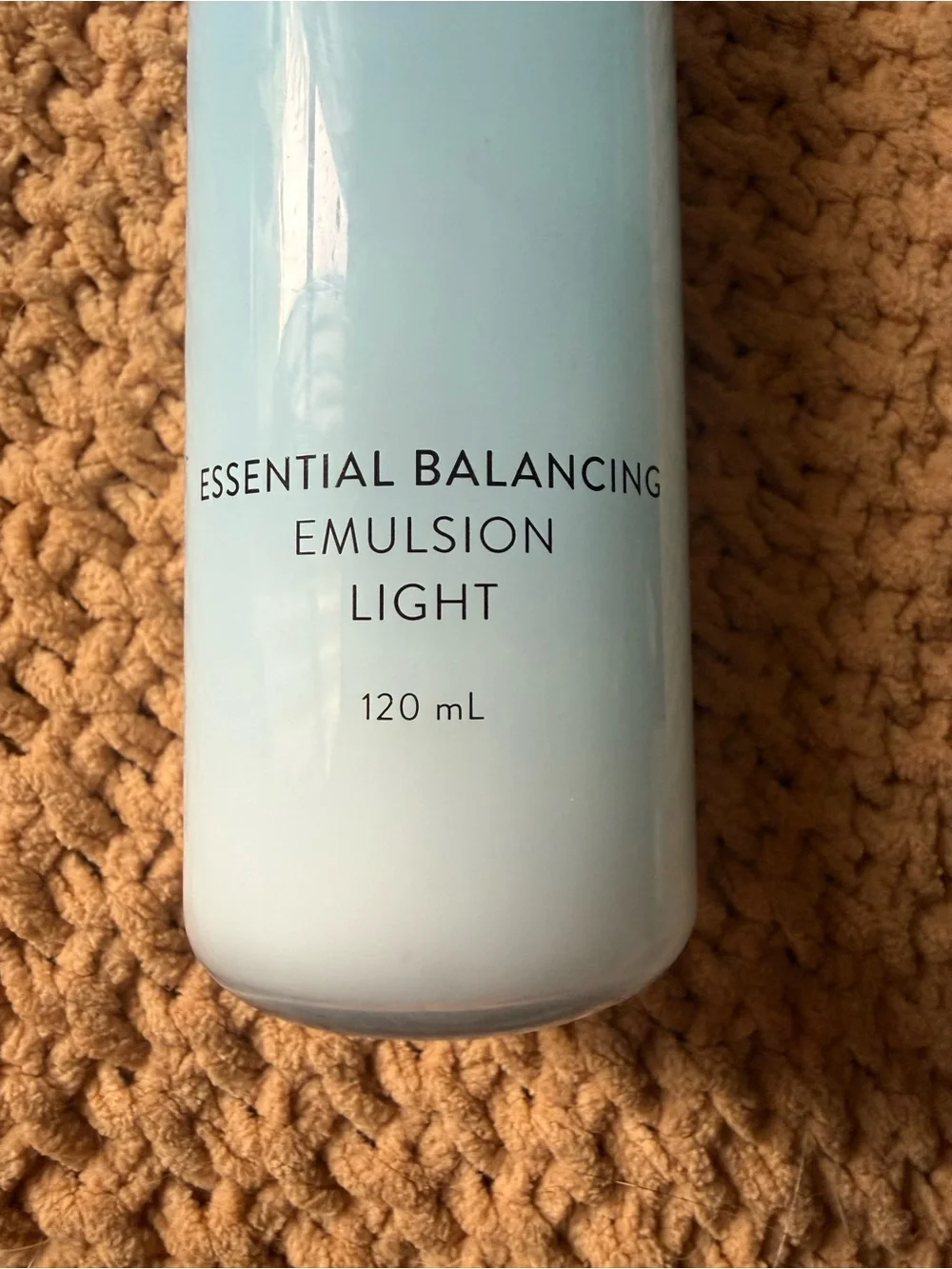 LANEIGE Light Blue Essential Balancing Emulsion - Hydrating Moisturizer